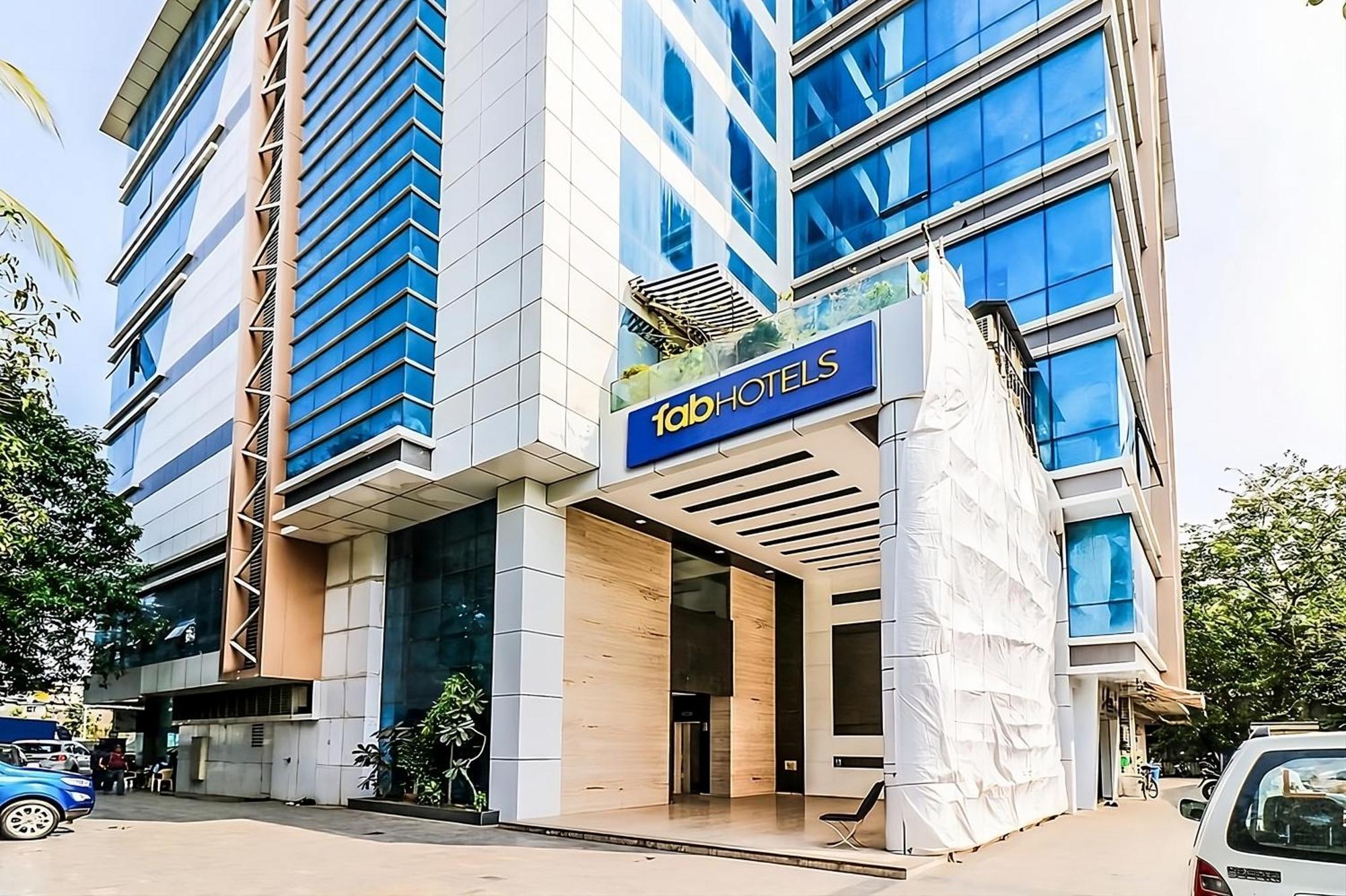 Hotel Aksa Powai Мумбай Екстериор снимка